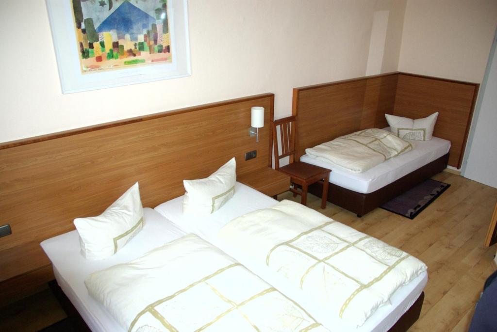 Landgasthof Heerlein Bamberg Room photo