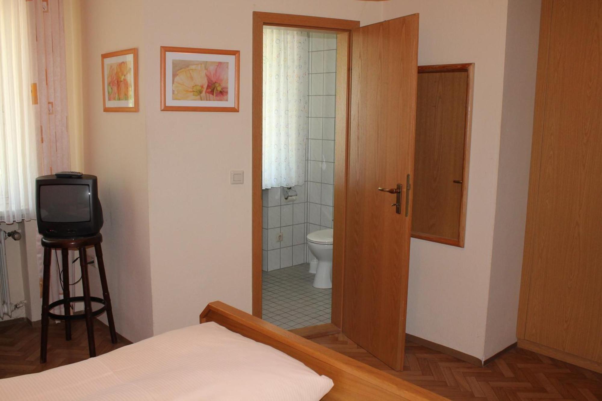 Landgasthof Heerlein Bamberg Room photo